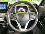 【純正革巻きステアリング】上質な革を使用することで、手にしっかり馴染みとても運転しやすいハンドルです♪