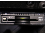 ★ETC(DSRC)が装備されています!!社外品とは違い収まりの良いデザインが人気!高速道路を利用する際は必需品ですよね!!ストレス無く料金所を通過出来ます!!