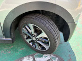 タイヤサイズは165/55R15です。