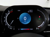 デジタルメーターは視認性が非常に良く、運転時の視線を逸らさず様々な情報の確認が行えます。