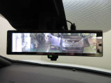 スマートルームミラー付きで後部座席に乗車してても後方がしっかり見れます