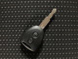 荷物を抱えていても、キー一体のリモコンで施錠&開錠もラクラク!