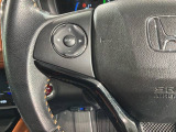 ステアリングにオーディオ操作スイッチが付いています。オーディオ画面に直接タッチしなくても操作が出来ますので、運転に集中できます。