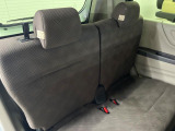 後部座席も気になるようなキズ・汚れやへたり等、大きなダメージはなく、良好な状態です。