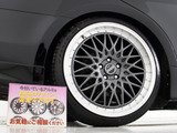 新品20インチアルミホイール&新品タイヤ装着済みです!アルミホイールの変更も可能です!お客様のお好みの1台を作成可能となります!※詳細はスタッフまでお尋ねください。