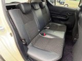 後部座席も気になるようなキズ・汚れやへたり等、大きなダメージはなく、良好な状態です。
