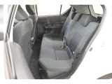中古車をキレイで気持ちよくお乗りいただけるよう、エンジンルームからシートを外した洗浄まで、目に見えない部分も徹底的に洗浄しています!