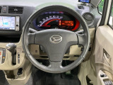 ステアリングも使用感が少なく、きれいな状態となっております♪