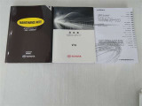 取扱説明書も付属しております。ご購入後は『トヨタの安心感』年式問わずの1年間、距離無制限のロングラン保証が総額表示に含まれてます♪