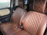 車種専用レザー調シートカバーがついており、高級感があります!!車内、シート、除菌クリーニング済み!