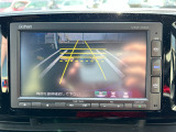 バックでの駐車が苦手な方や運転にあまり自信のない方でも後方の視界をしっかりサポート。安心して車庫入れが出来るバックカメラを装備しています!