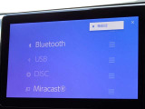 CD・DVD(再生機能)・ブルートゥース等を使用することができます。
