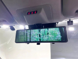【デジタルインナーミラー】後席の大きな荷物や同乗者で後方が確認しづらい時でも安心!カメラが撮影した車両後方の映像をルームミラー内に表示。クリアな視界で状況の確認が可能です!