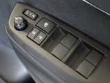 電動格納式ドアミラー・パワーウインドウを装備しています。