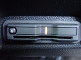 ■【ETC車載器】が装備されています。セットアップをしてお渡しとなり、ETCカードを差し込むだけで高速道路の利用が可能です。
