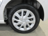タイヤはスチールホイールで純正のホイールカバーを装着!