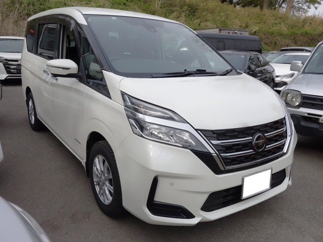 セレナ 2.0 B 4WD 