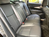 後部座席も気になるようなキズ・汚れやへたり等、大きなダメージはなく、良好な状態です。