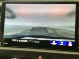 【バックカメラ】運転が苦手な方も車庫入れラクラクです!ギアをリバースに入れれば自動的に切り換わりますので、面倒な操作は不要です♪狭い駐車場もお車を傷つけず安心ですね!