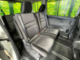 後部座席も気になるようなキズ・汚れやへたり等、大きなダメージはなく、良好な状態です。