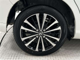 タイヤサイズは175/55R15!残り溝は5ミリ程度です!純正アルミホイール!
