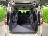 普段のお買い物や通勤、送迎等に十分な荷室スペースを確保しております。セカンドシートを倒すと、大きな荷物の積載も可能です♪