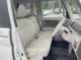 運転席シート廻りは使用感も少なく、良好な状態となっています。前オーナー様が丁寧に使っていたことがよくわかりますね。