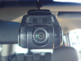◆【ドライブレコーダー】映像・音声などを記録する自動車用の装置です。もしもの事故の際の記録はもちろん、旅行の際の思い出としてドライブの映像を楽しむことができます。