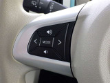 ステアリングスイッチ装備!運転しながら手元でオーディオの操作などができます。