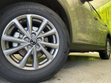 【純正17インチアルミホイール】外観にマッチした純正アルミホイールを装着しております。各種社外アルミホイールや、スタッドレスタイヤも取扱いしております。是非ご相談ください♪