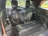 3列目シートはもちろん状態良好☆大人でもゆったりと座って頂けますので、大人数でのお出かけもラクラクです♪ご家族で、気の知れた仲間で、ドライブに行くのが楽しみですね♪