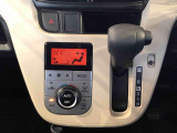 温度を設定すれば、自動で車内の温度管理をしてくれる優れものです♪ATミッションで運転楽々