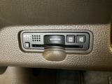 ハンドルの左下にETCがついています。高速道路の料金所の通過も楽々です。 カードの取り出しもしやすい場所についています。