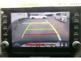 バックガイドモニターで、後方を確認しながら安心して駐車することができます。運転初心者も熟練者も必須の機能ですよ!