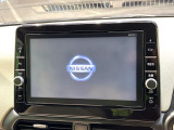【大画面ナビ】人気の大型9インチナビを装備。存在感のある大画面はインパクト大!ナビ利用時のマップ表示は見やすく、テレビやDVDは臨場感がアップ!いつものドライブがグッと楽しくなります♪