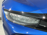 LEDヘッドライトは、点灯の瞬間から最大光量を発揮し、突然暗くなるトンネルなどでの安定感を高めます。