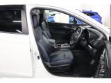 安全運転の基本は正しい運転姿勢をとること。スバルは正しい運転姿勢がとりやすいシート設計をしております。ドアも大きく開き乗り降りしやすくなっています