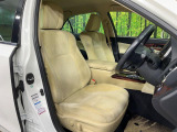 運転席シート廻りは使用感も少なく、良好な状態となっています。丁寧に使われていたことがよくわかりますね。