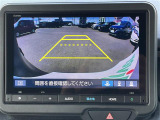 【バックモニター】後ろのカメラの映像をモニターに映し出すことができます!後方の見えない死角や、障害物との距離感をしっかり確認することができます!駐車が苦手な方におすすめです。
