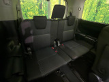 3列目シートはもちろん状態良好☆大人でもゆったりと座って頂けますので、大人数でのお出かけもラクラクです♪ご家族で、気の知れた仲間で、ドライブに行くのが楽しみですね♪