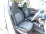 フロントシートも状態良好ですよ。大きな汚れもなく、安心です。座り心地もいいですよ。