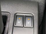 運転席、助手席にシートヒーター装備。冬場の寒い時に座面を温めてくれます。