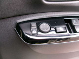 ドアミラーの鏡面の調節、格納は運転席からすべて操作できます!