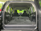 普段のお買い物や通勤、送迎等に十分な荷室スペースを確保しております。サードシートを倒すと、大きな荷物の積載も可能です♪