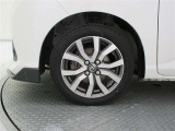 機敏さを引き立てる純正アルミ 175/55 R15 装着!
