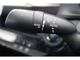 雨滴感応式オートワイパー付き、雨滴量や車速に応じてフロントワイパーが自動で作動します。
