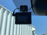 ドライブレコーダー付きです!!映像・音声などを記録する車載装置です。 もしもの事故の際の記録はもちろん、旅行の際の思い出としてドライブの映像を楽しむことができます!!