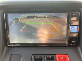 バックカメラも装備され運転をサポ-ト致します。駐車が苦手な方でも後ろが見えますので心配ございません!一度使ったら手放せません。