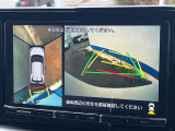 【パノラミックビューモニター】専用のカメラにより、上から見下ろしたような視点で360度クルマの周囲を確認することができます☆死角部分も確認しやすく、狭い場所での切り返しや駐車もスムーズに行えます。