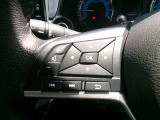 ステアリングスイッチ付きです♪ハンドルから手を放さずにオーディオ操作やメーターディスプレイ操作ができるので、安全です!